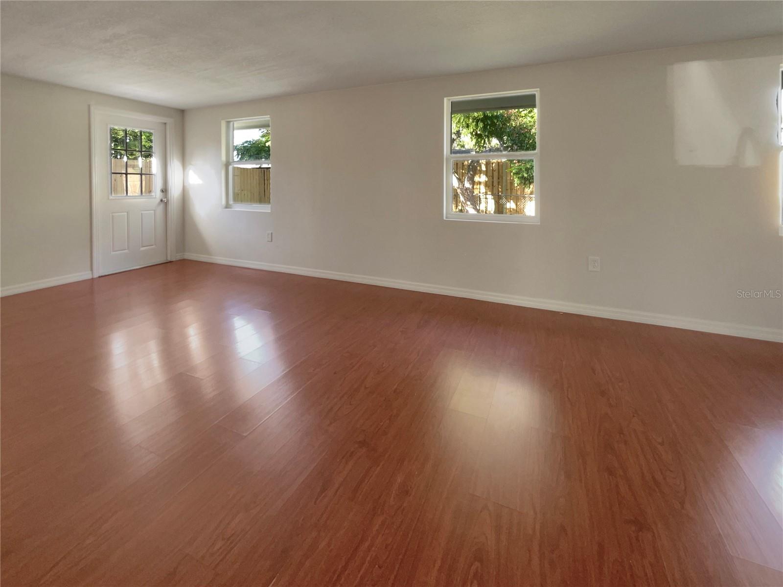 Listing photo id 7 for 2132 Mcintosh Road