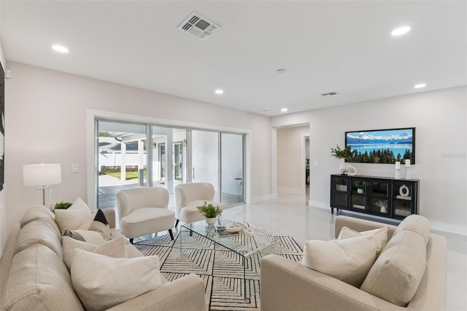 Image 11 of 50 For 2015 Summerfield Road