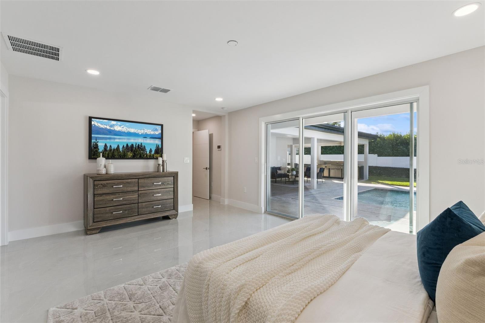 Image 27 of 50 For 2015 Summerfield Road