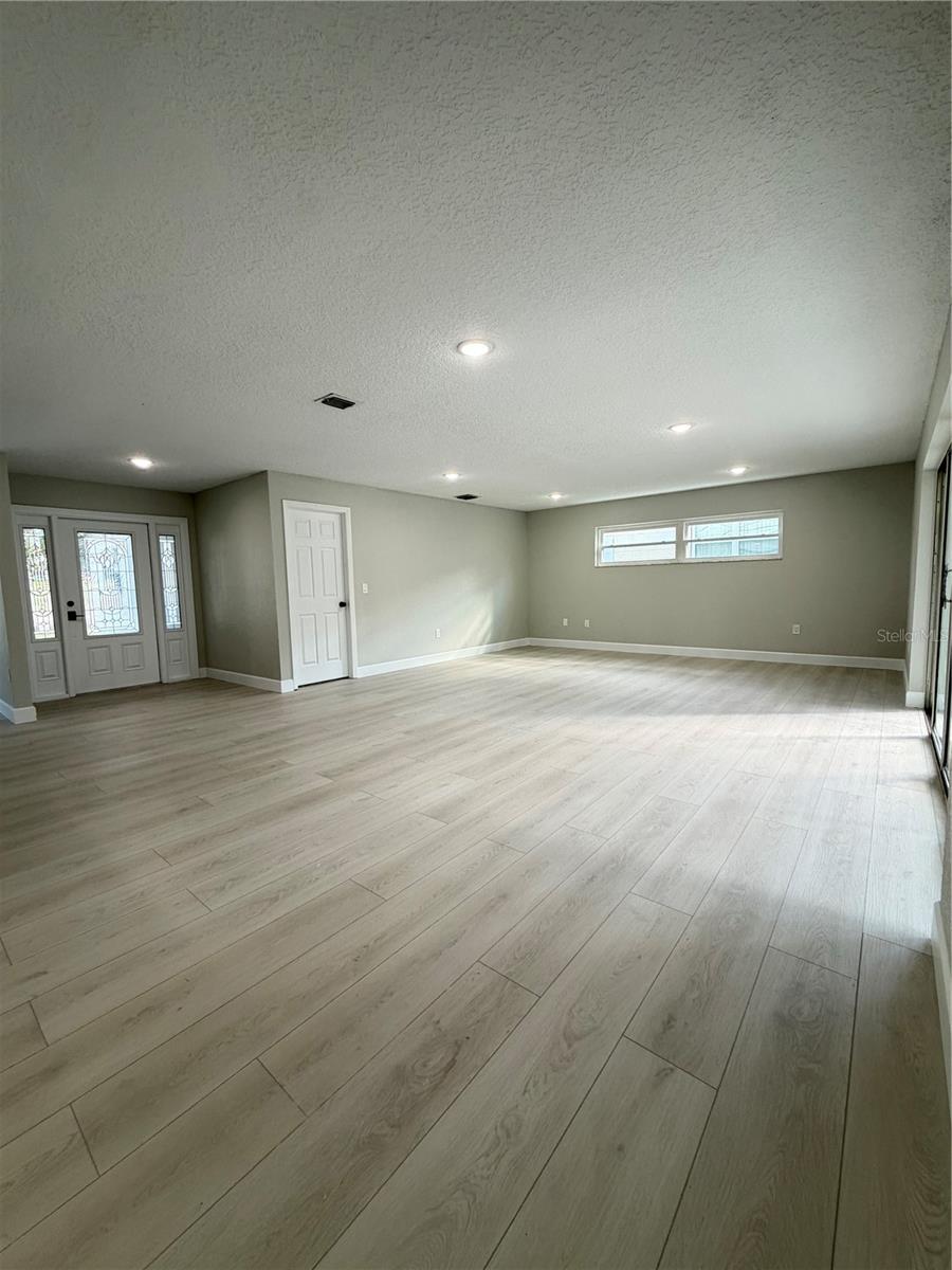 Image 27 of 44 For 630 Peachwood Drive