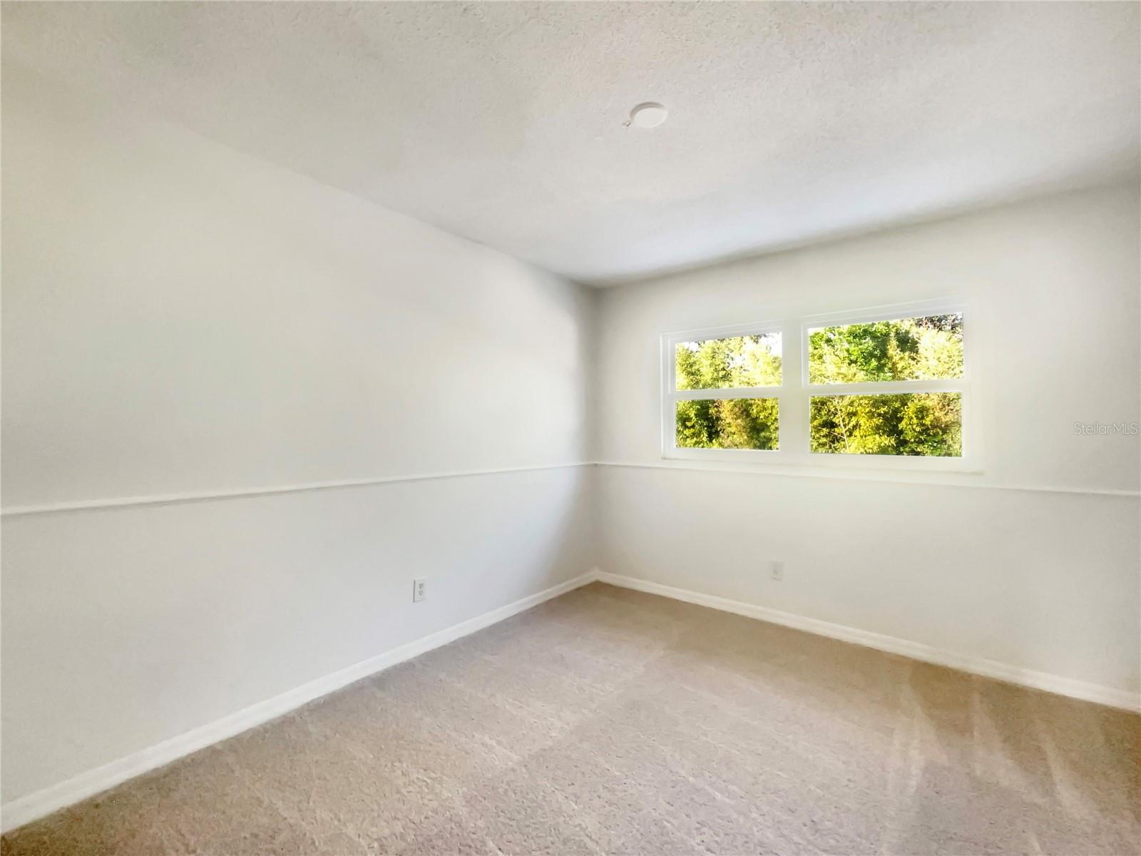 Listing photo id 21 for 1911 Rambling Lane