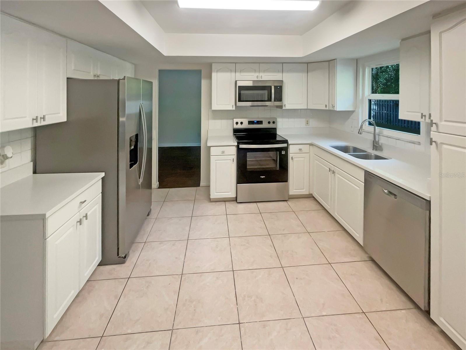 Listing photo id 6 for 1911 Rambling Lane