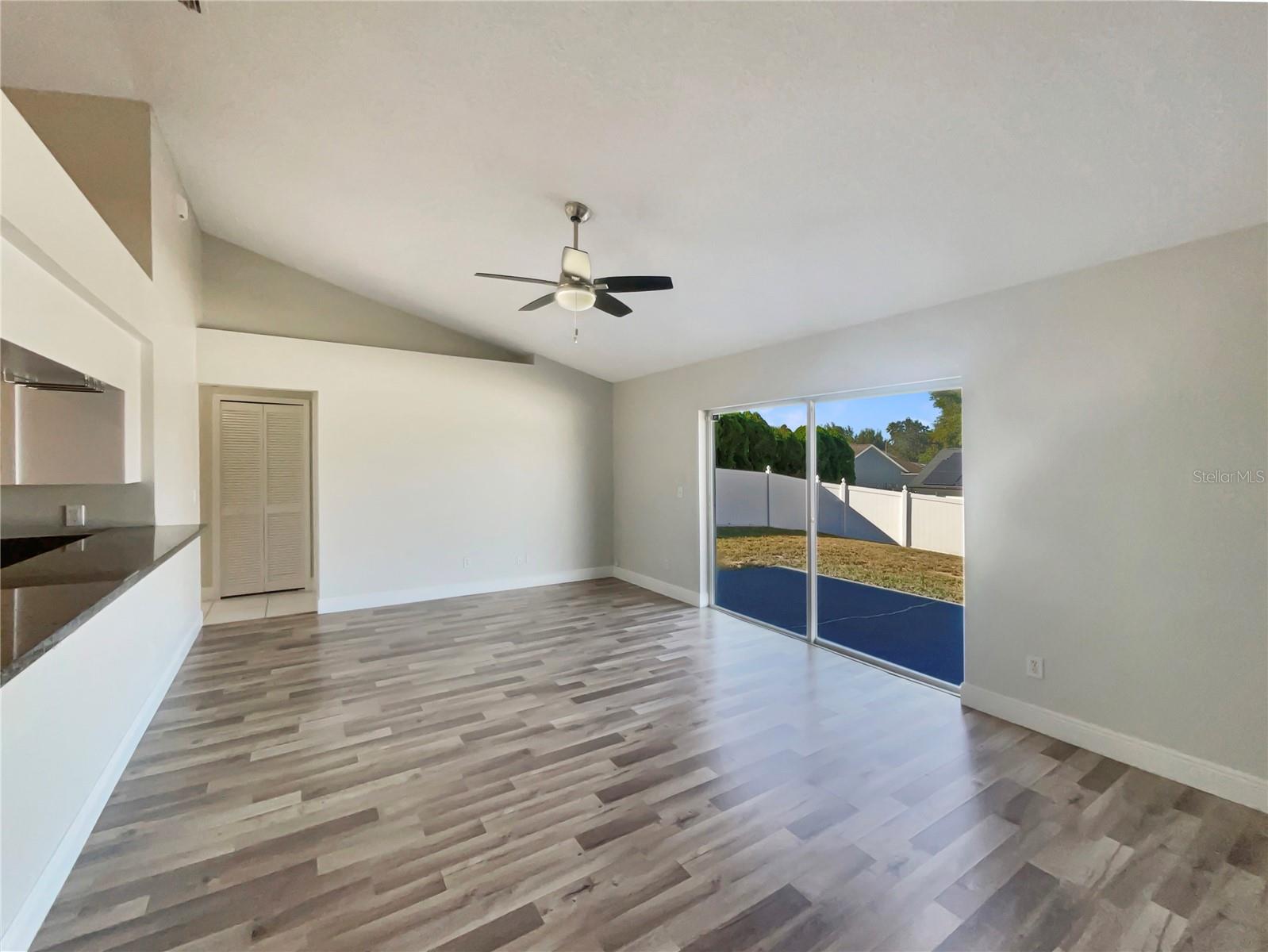 Listing photo id 8 for 446 Nevada Loop Road