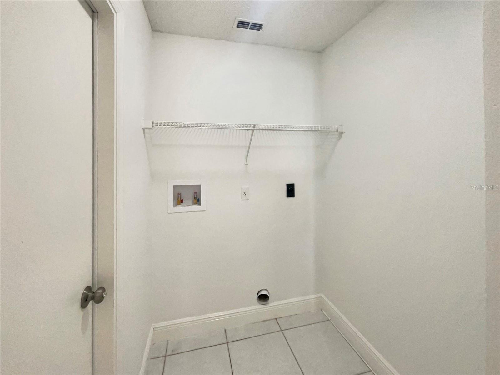 Listing photo id 11 for 446 Nevada Loop Road