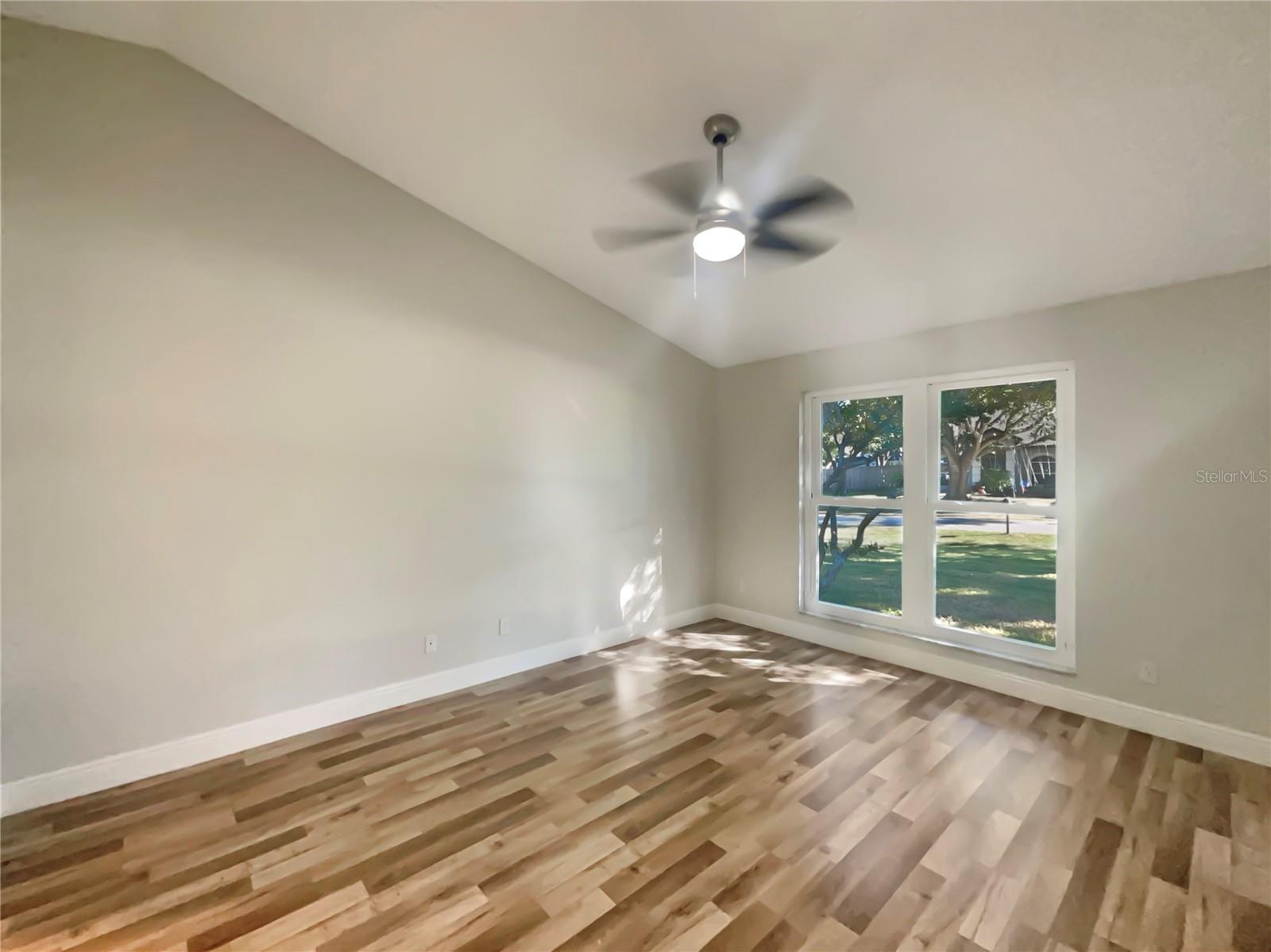 Listing photo id 12 for 446 Nevada Loop Road