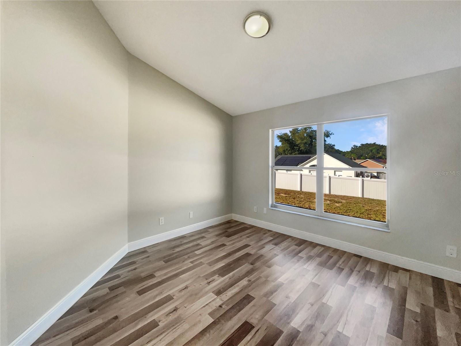 Listing photo id 14 for 446 Nevada Loop Road