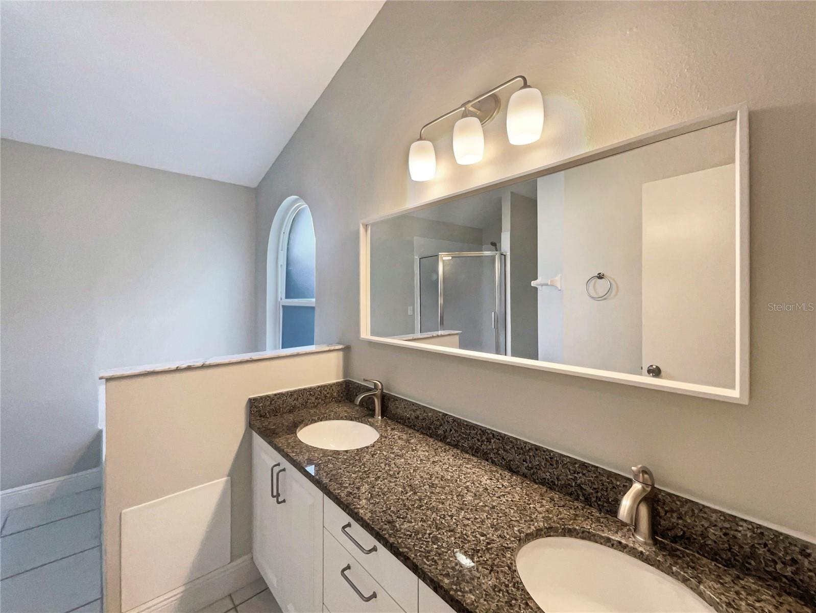 Listing photo id 3 for 446 Nevada Loop Road