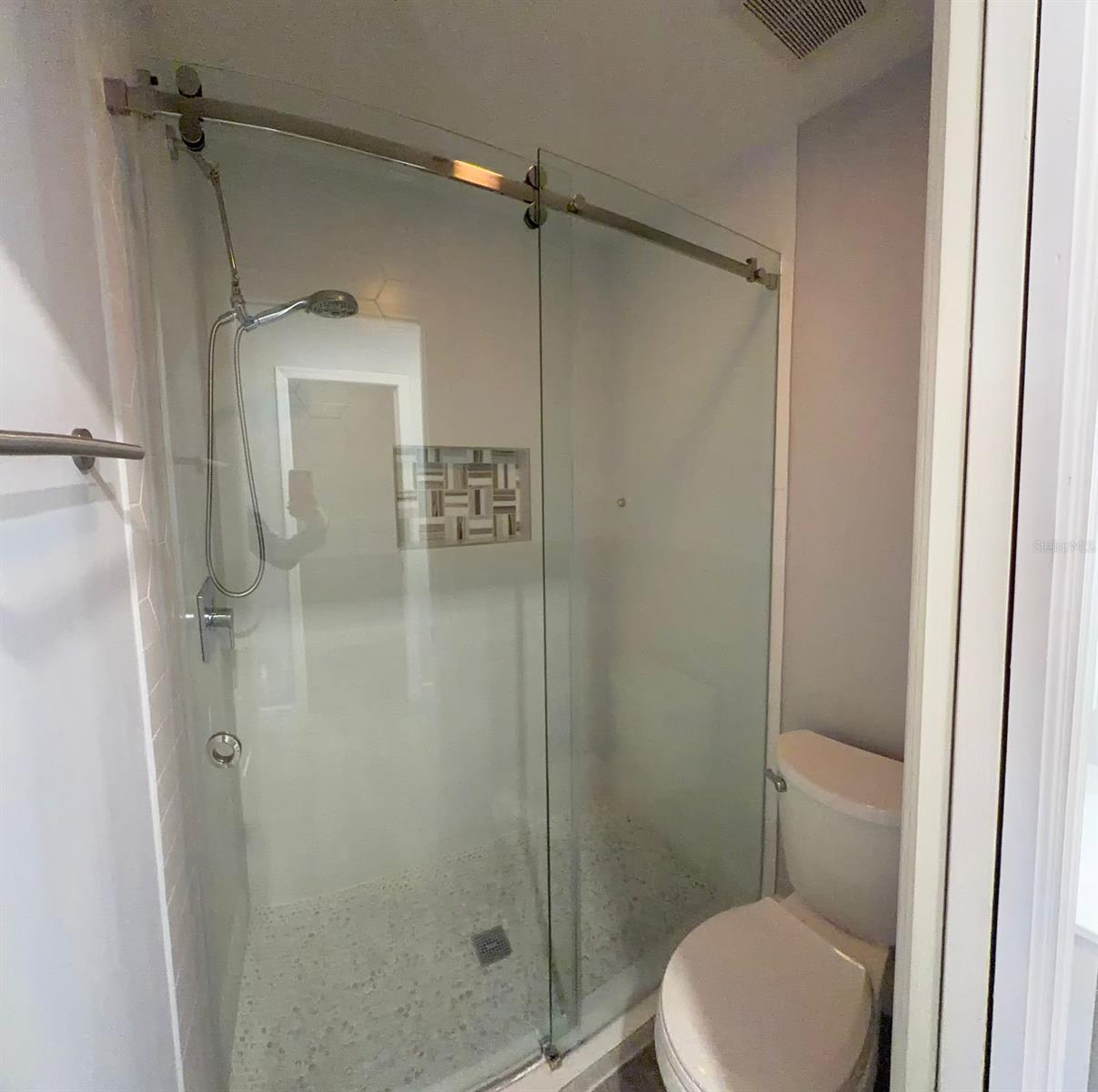 Image 14 of 16 For 609 Gallery Drive B204