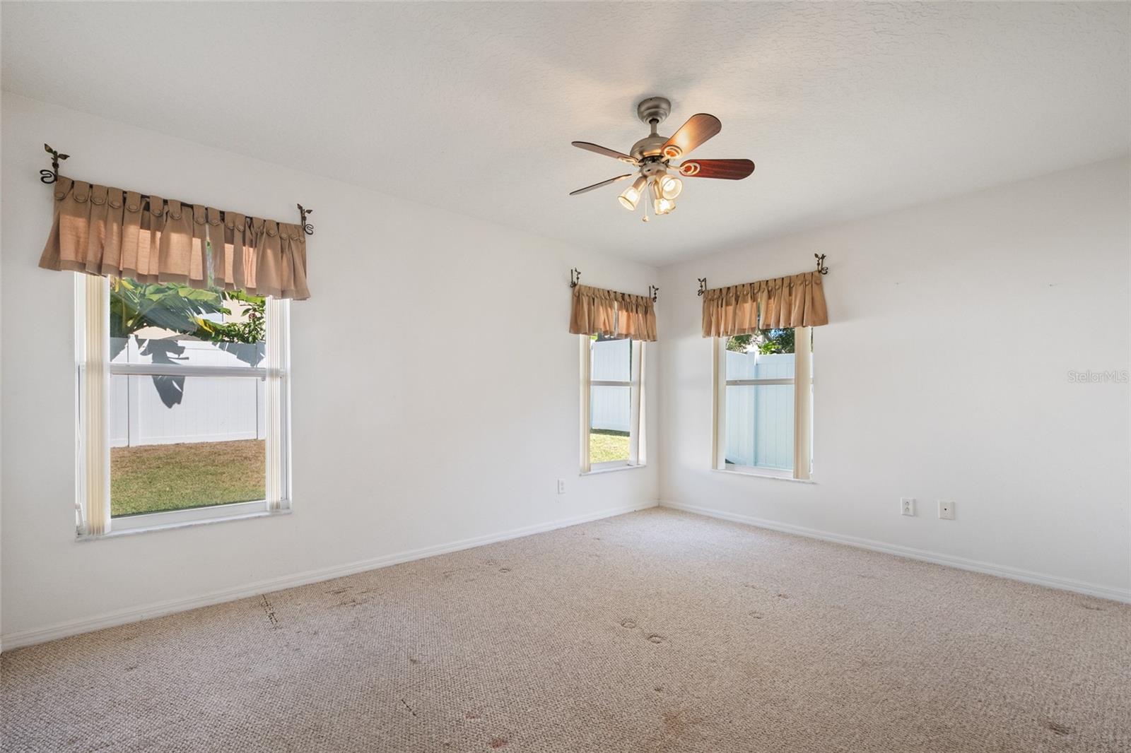 Image 10 of 24 For 583 Vicks Landing Drive