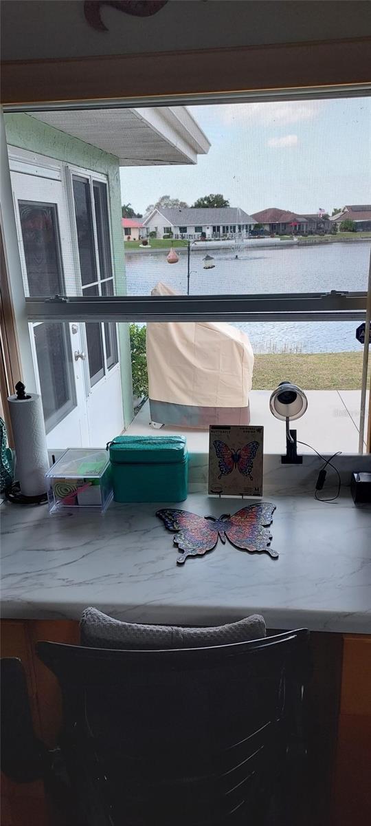 Image 14 of 39 For 906 Bluewater Drive