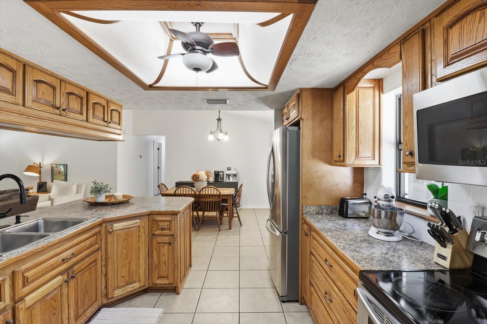 Image 11 of 49 For 807 Hollywood Circle