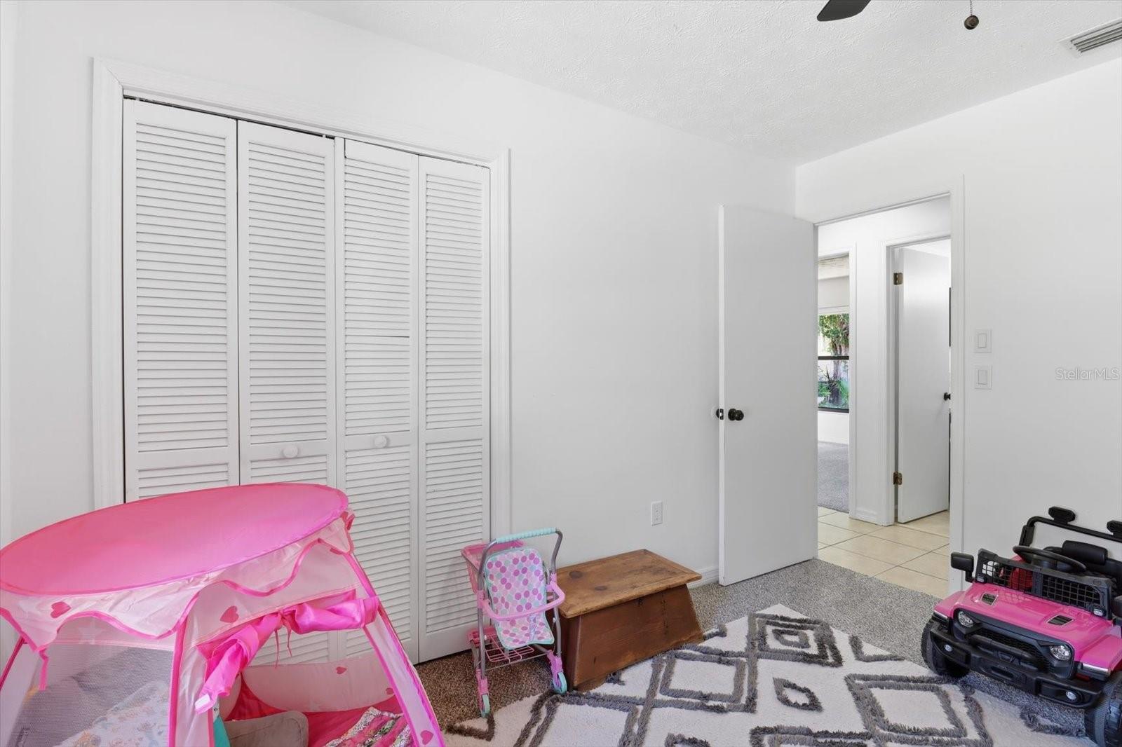 Image 16 of 49 For 807 Hollywood Circle