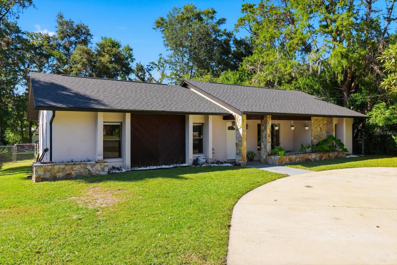 Image 2 of 49 For 807 Hollywood Circle