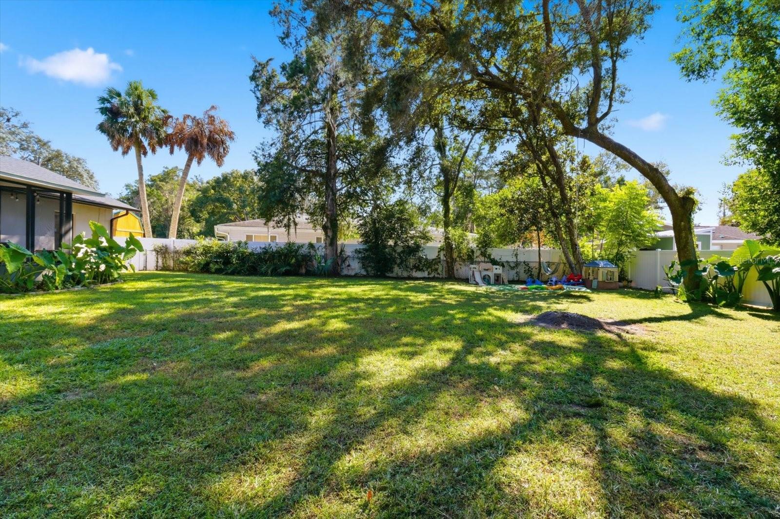 Image 33 of 49 For 807 Hollywood Circle