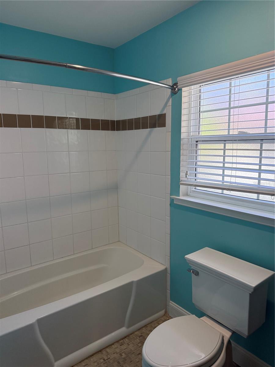 Image 16 of 17 For 401 Lincoln Avenue