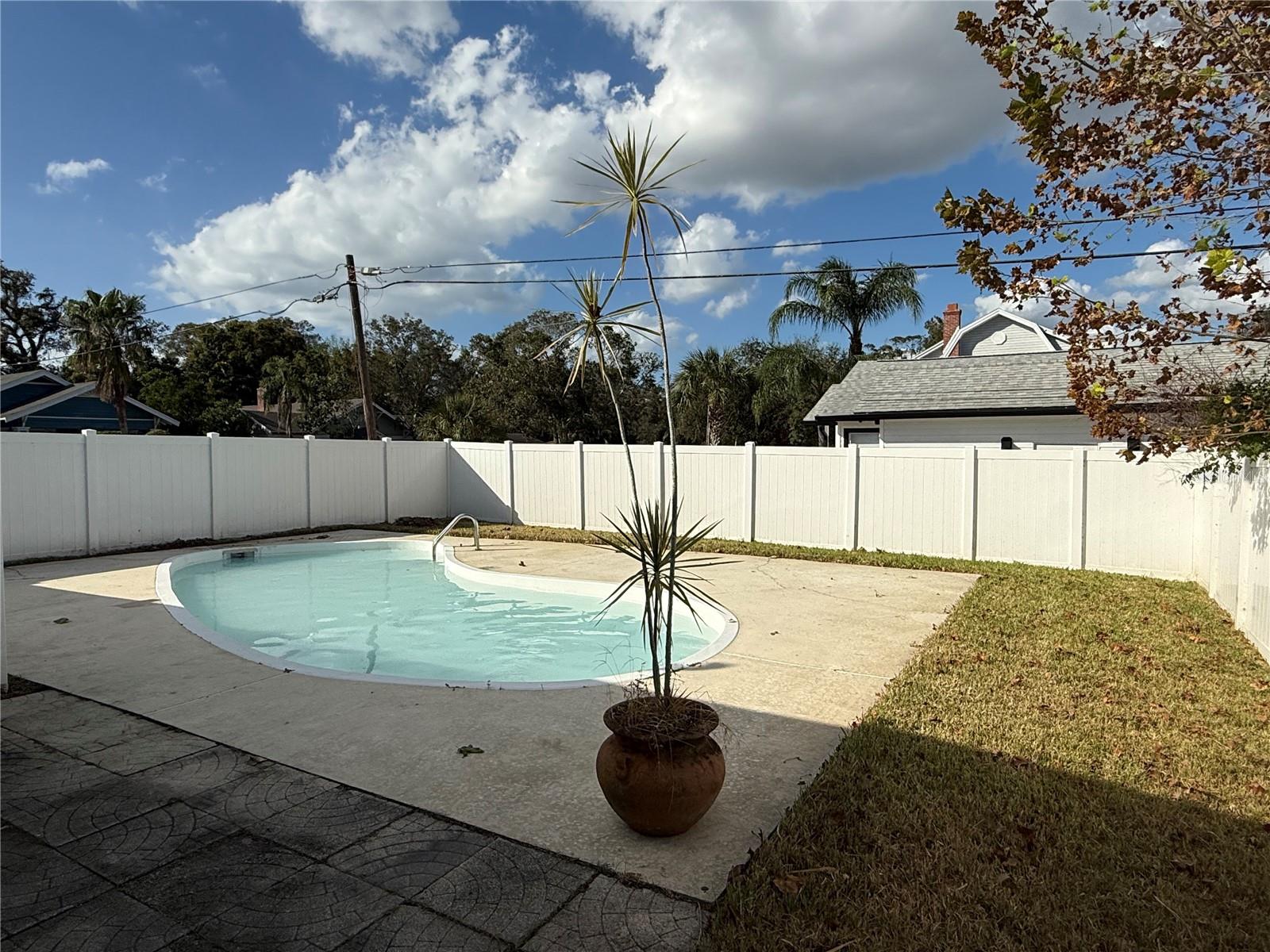 Image 3 of 17 For 401 Lincoln Avenue