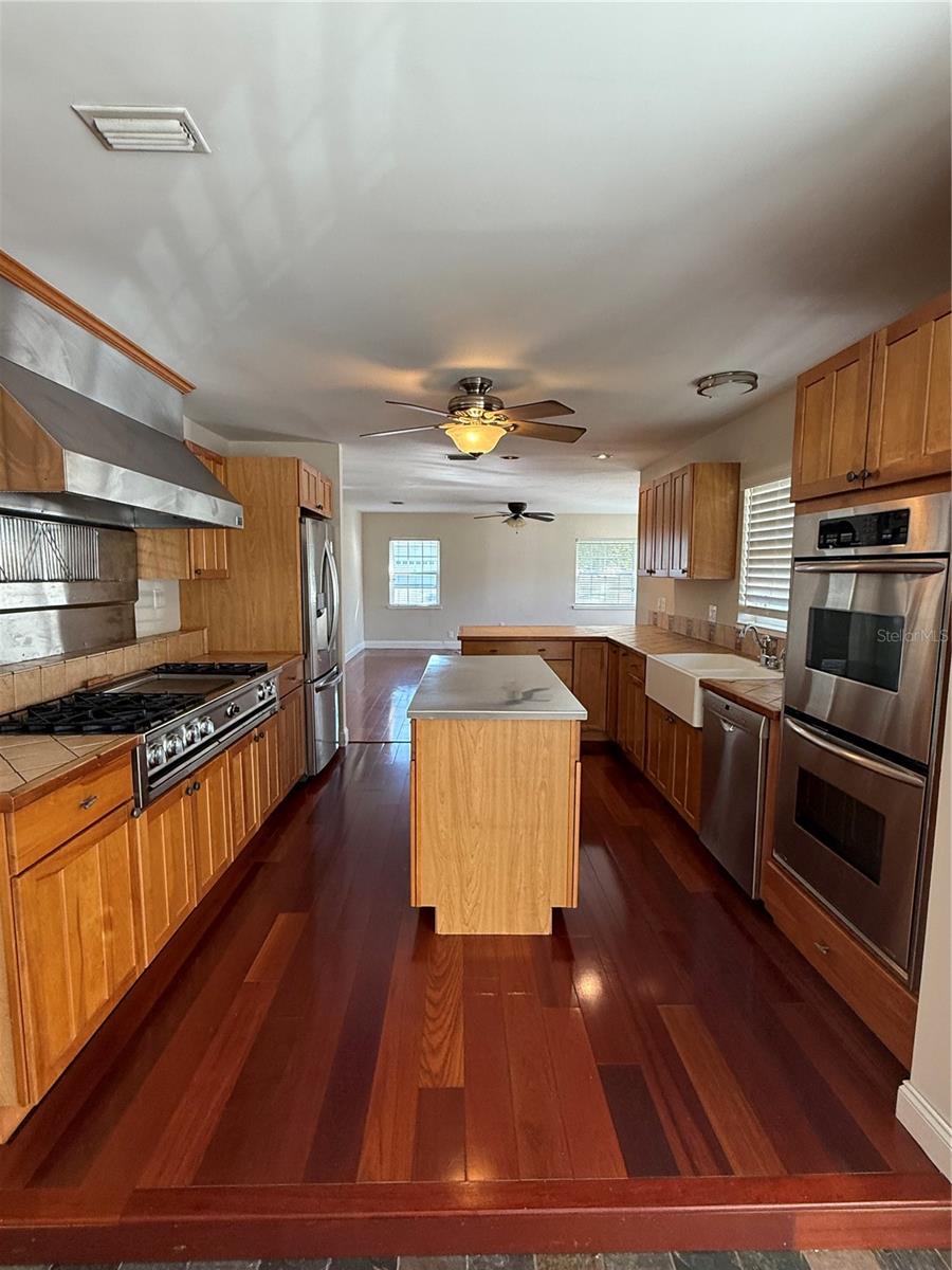 Image 5 of 17 For 401 Lincoln Avenue