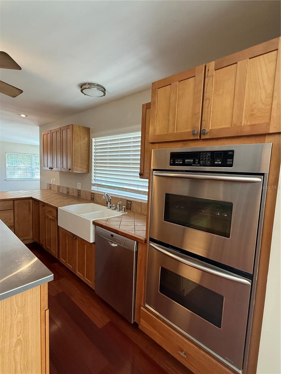 Image 6 of 17 For 401 Lincoln Avenue