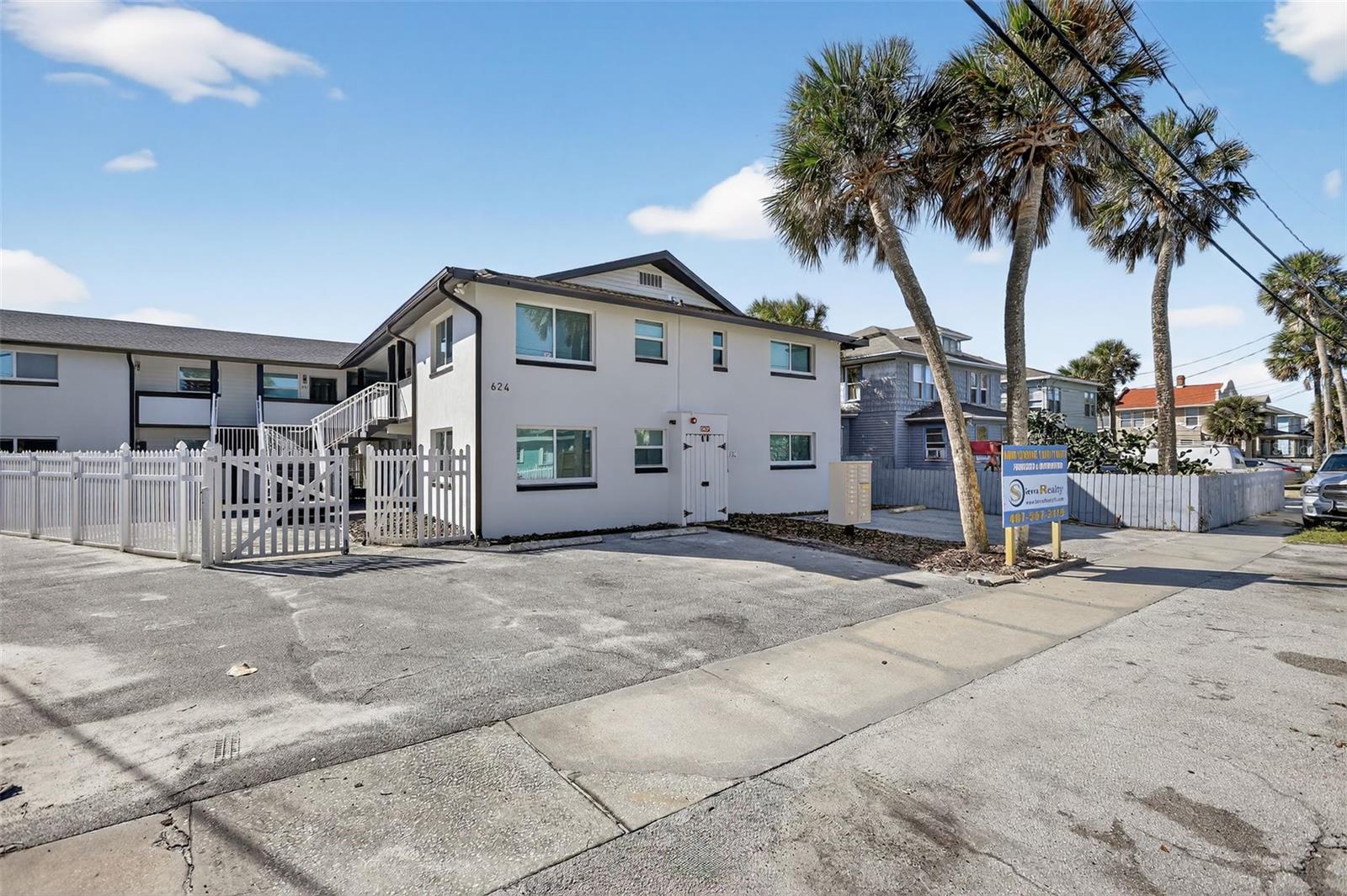 Image 11 of 28 For 624 Braddock Avenue 105