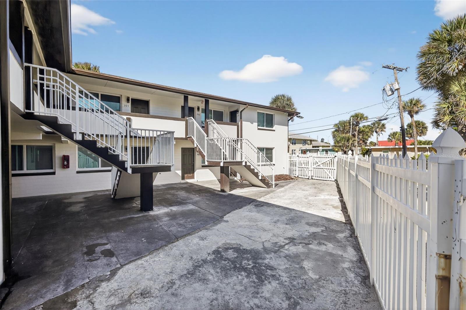 Image 5 of 28 For 624 Braddock Avenue 105