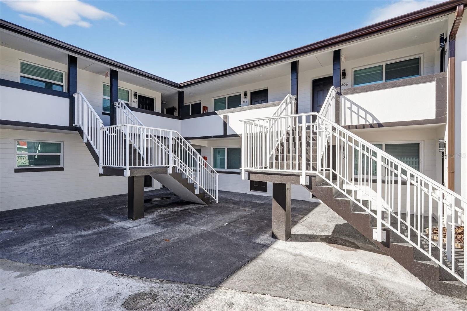 Image 7 of 28 For 624 Braddock Avenue 105