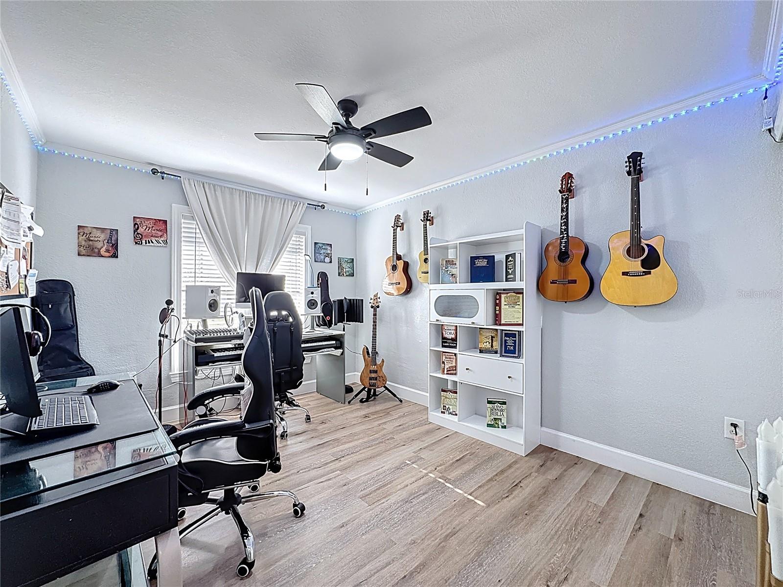 Image 15 of 47 For 203 Magellan Drive