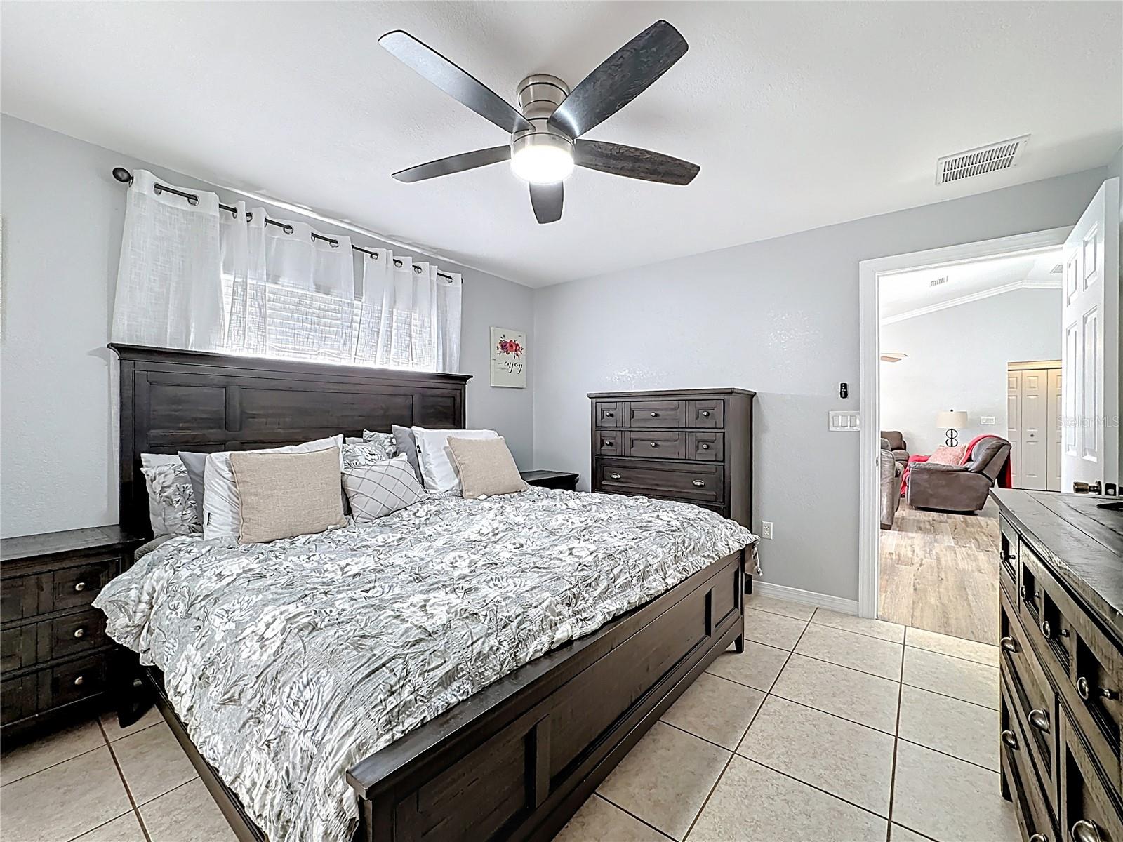 Image 20 of 47 For 203 Magellan Drive