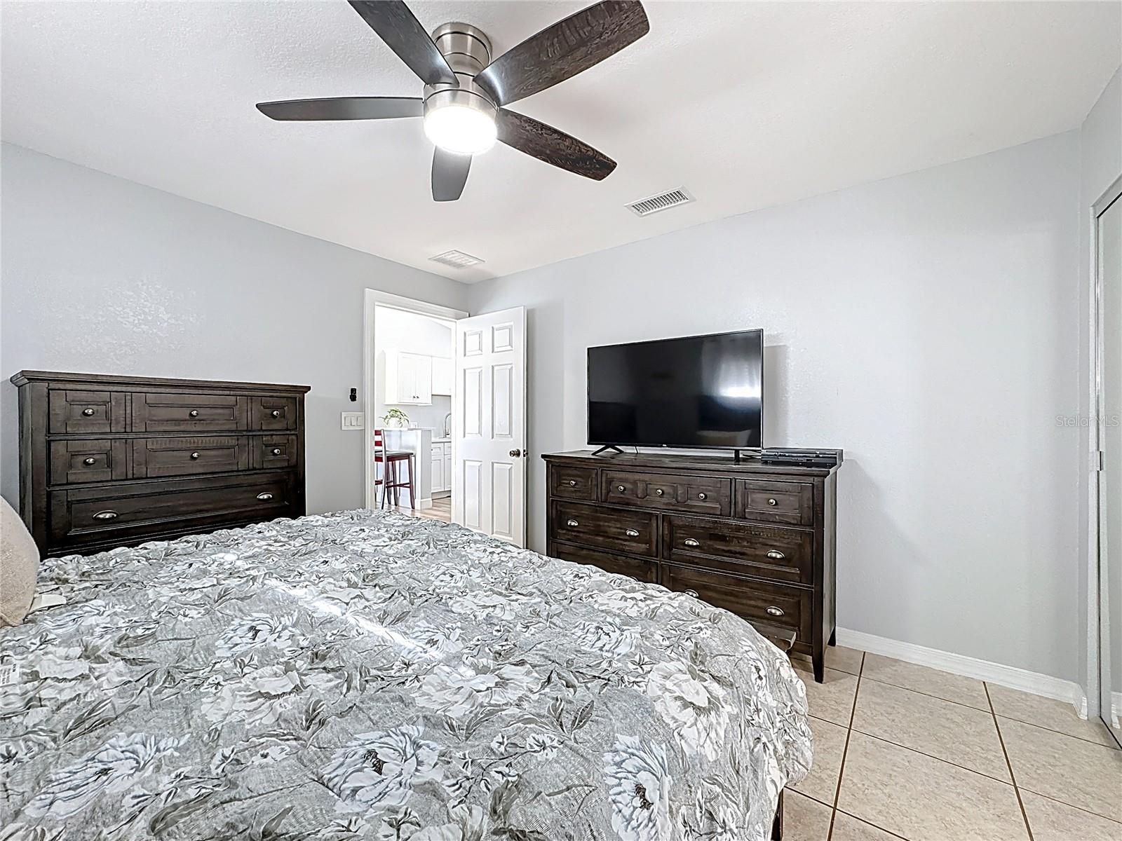 Image 21 of 47 For 203 Magellan Drive