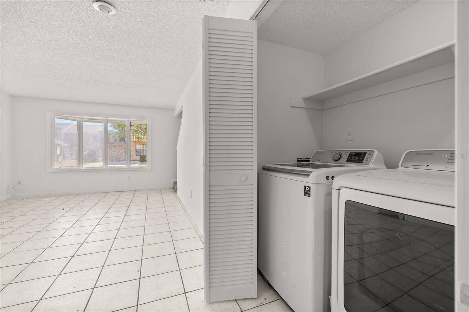 Image 15 of 33 For 522 Boxelder Avenue