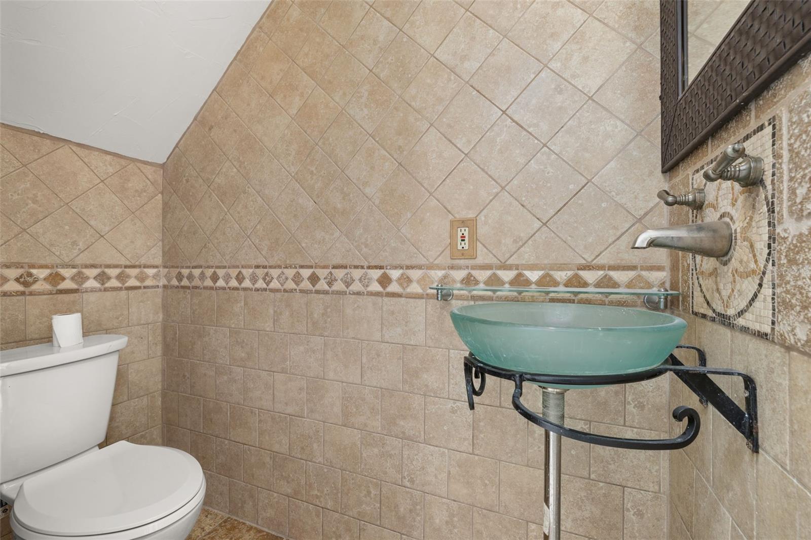 Image 17 of 33 For 522 Boxelder Avenue