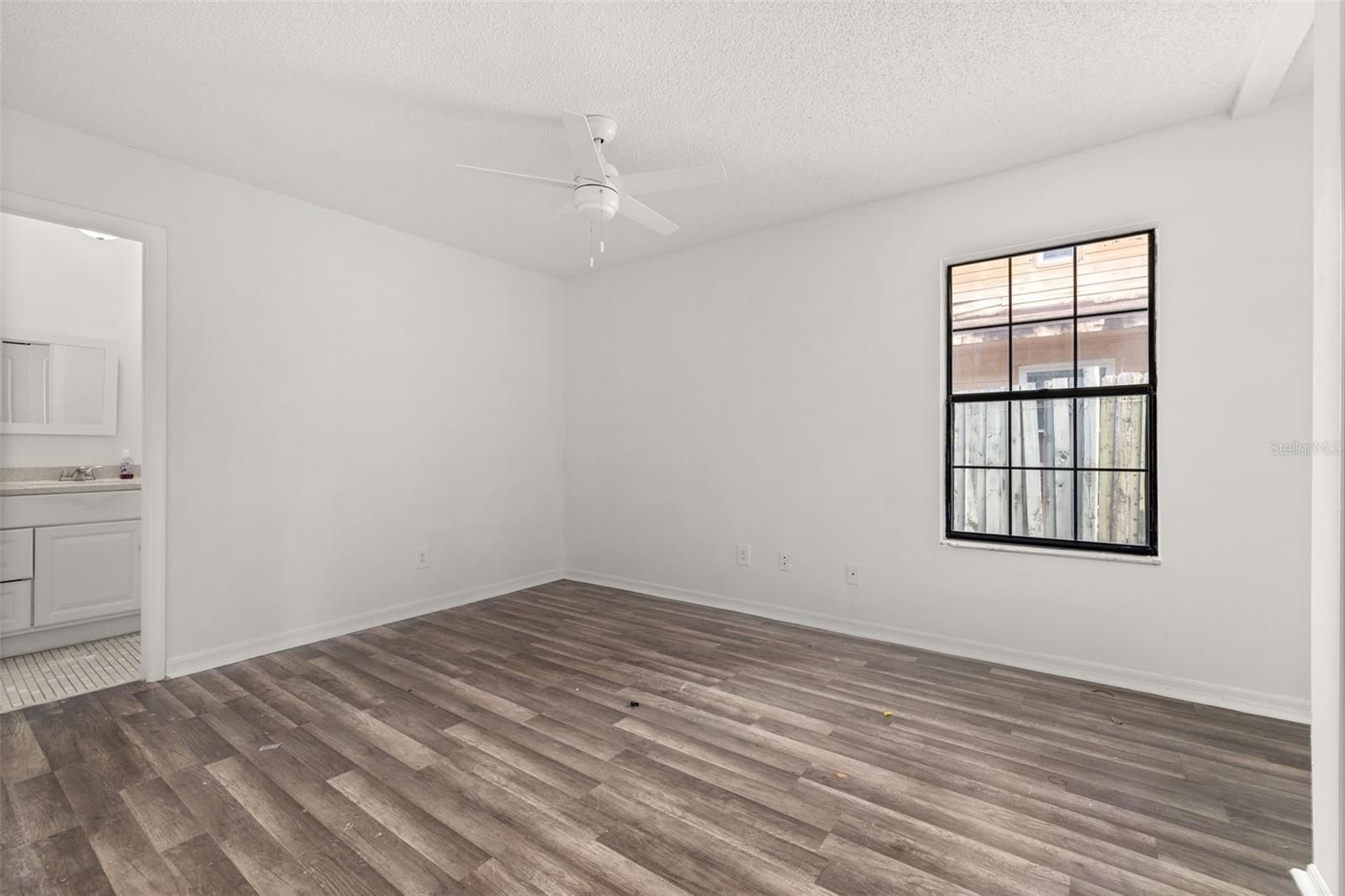 Image 27 of 33 For 522 Boxelder Avenue