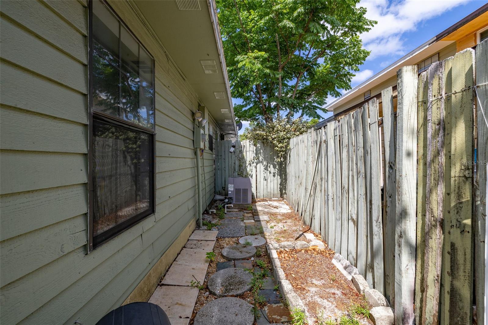 Image 32 of 33 For 522 Boxelder Avenue