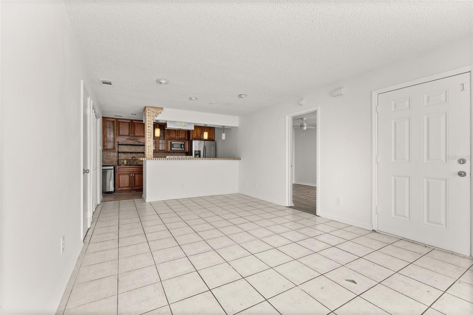 Image 9 of 33 For 522 Boxelder Avenue