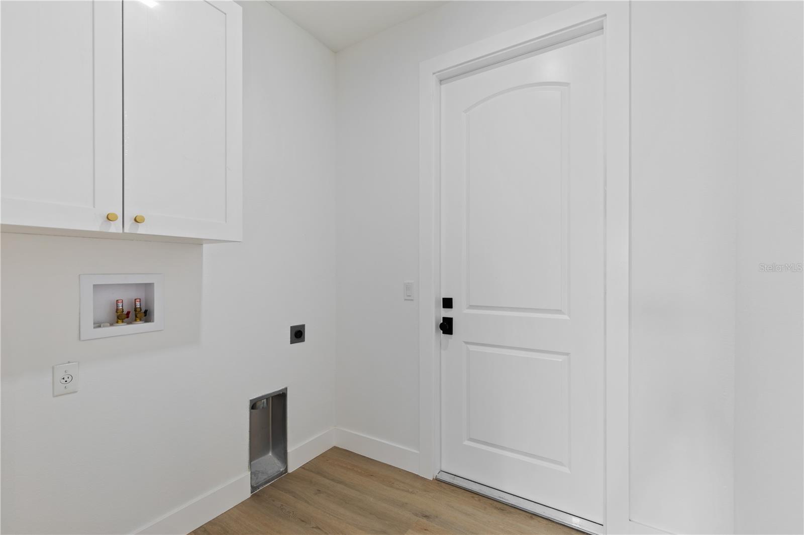 Image 12 of 25 For 104 Lavender Avenue