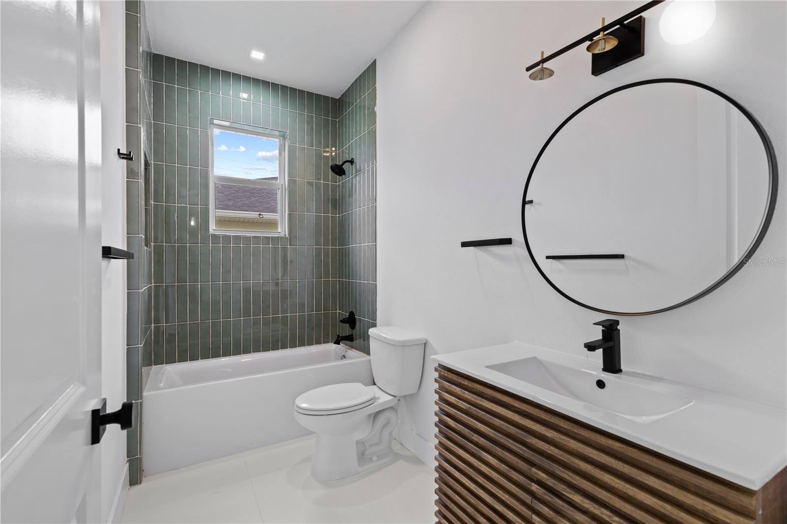 Image 19 of 25 For 104 Lavender Avenue