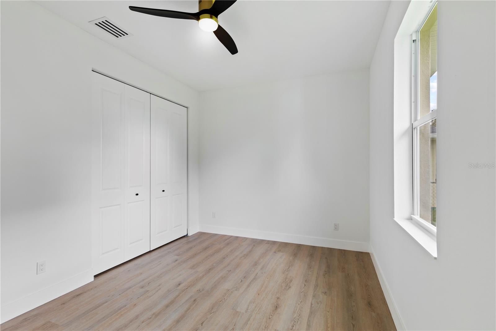 Image 21 of 25 For 104 Lavender Avenue