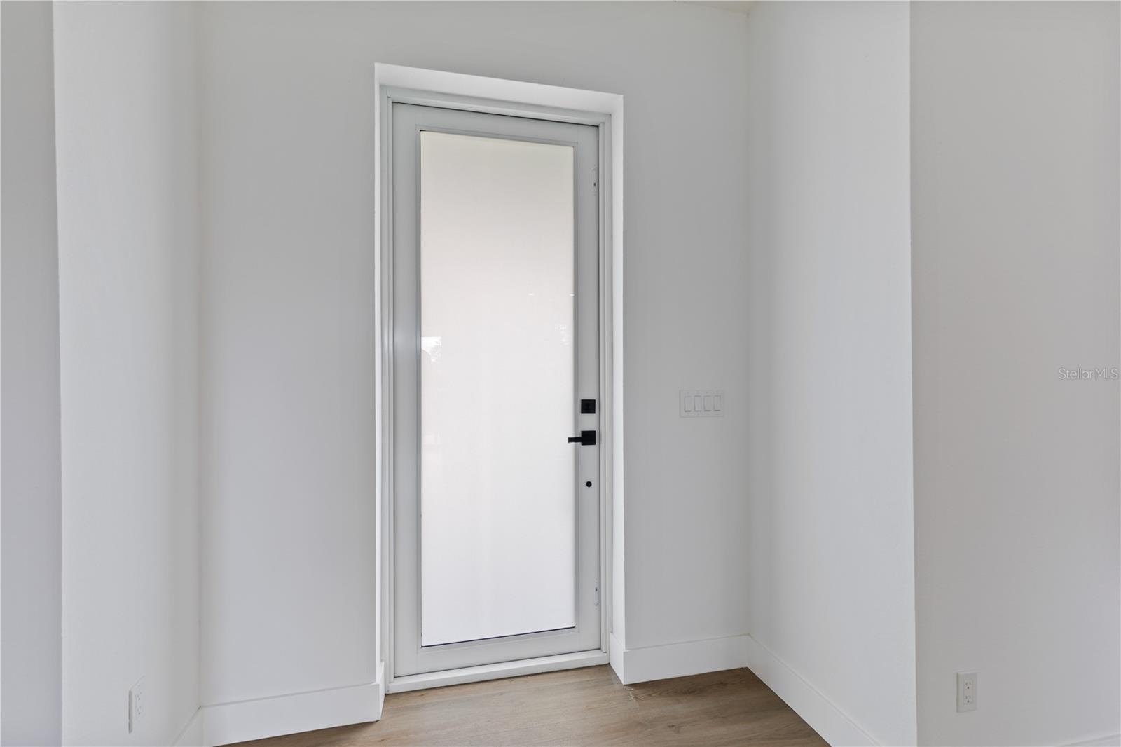 Image 4 of 25 For 104 Lavender Avenue