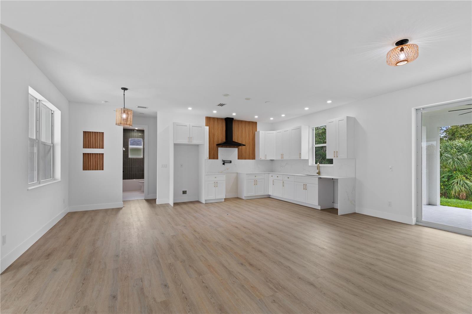 Image 6 of 25 For 104 Lavender Avenue