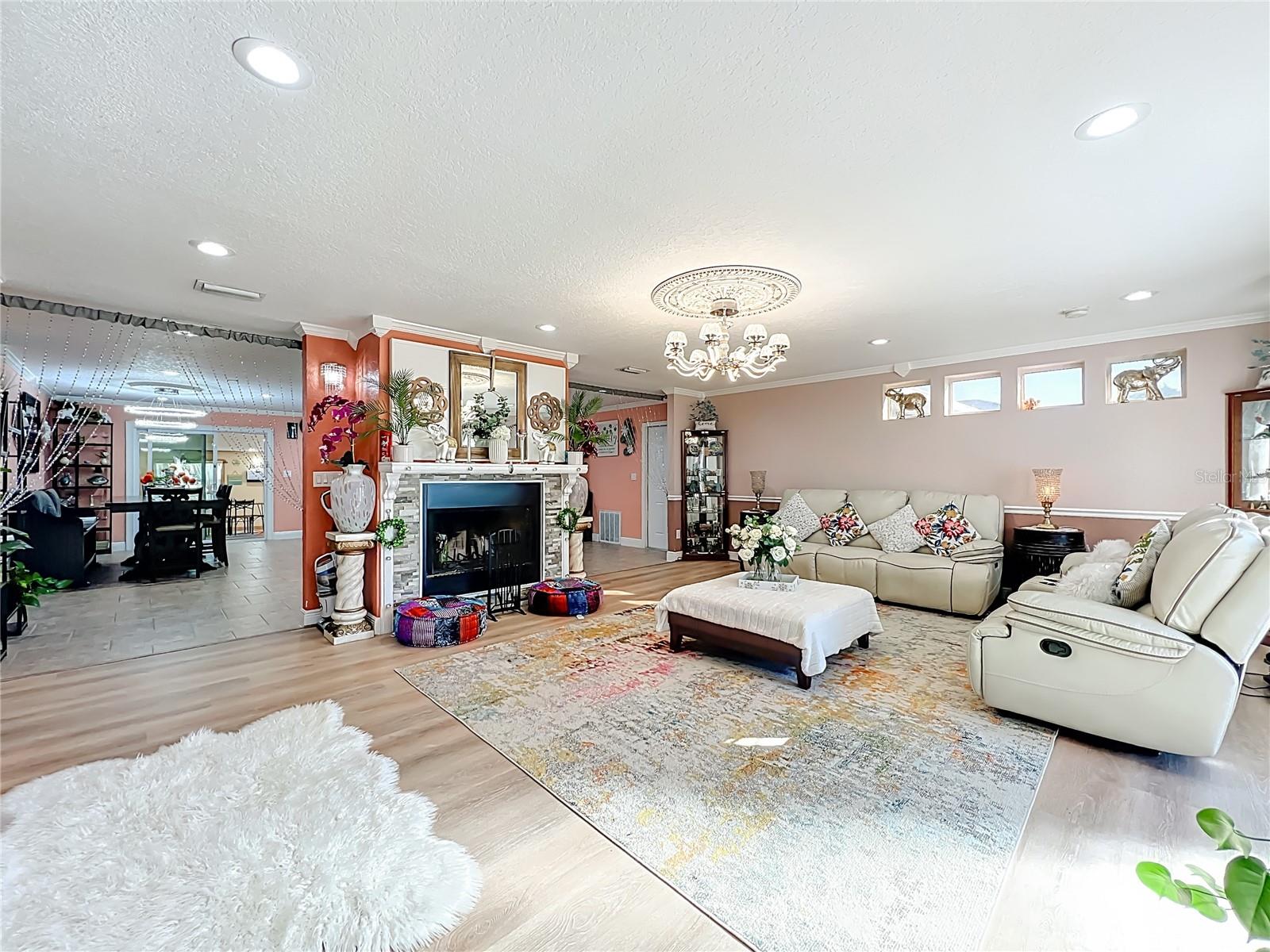 Image 10 of 79 For 1395 Emerald Drive