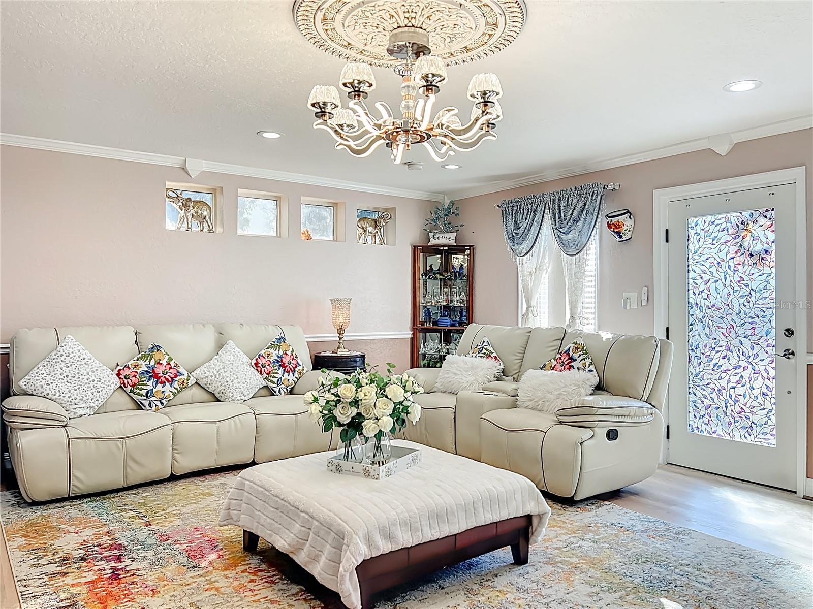 Image 11 of 79 For 1395 Emerald Drive