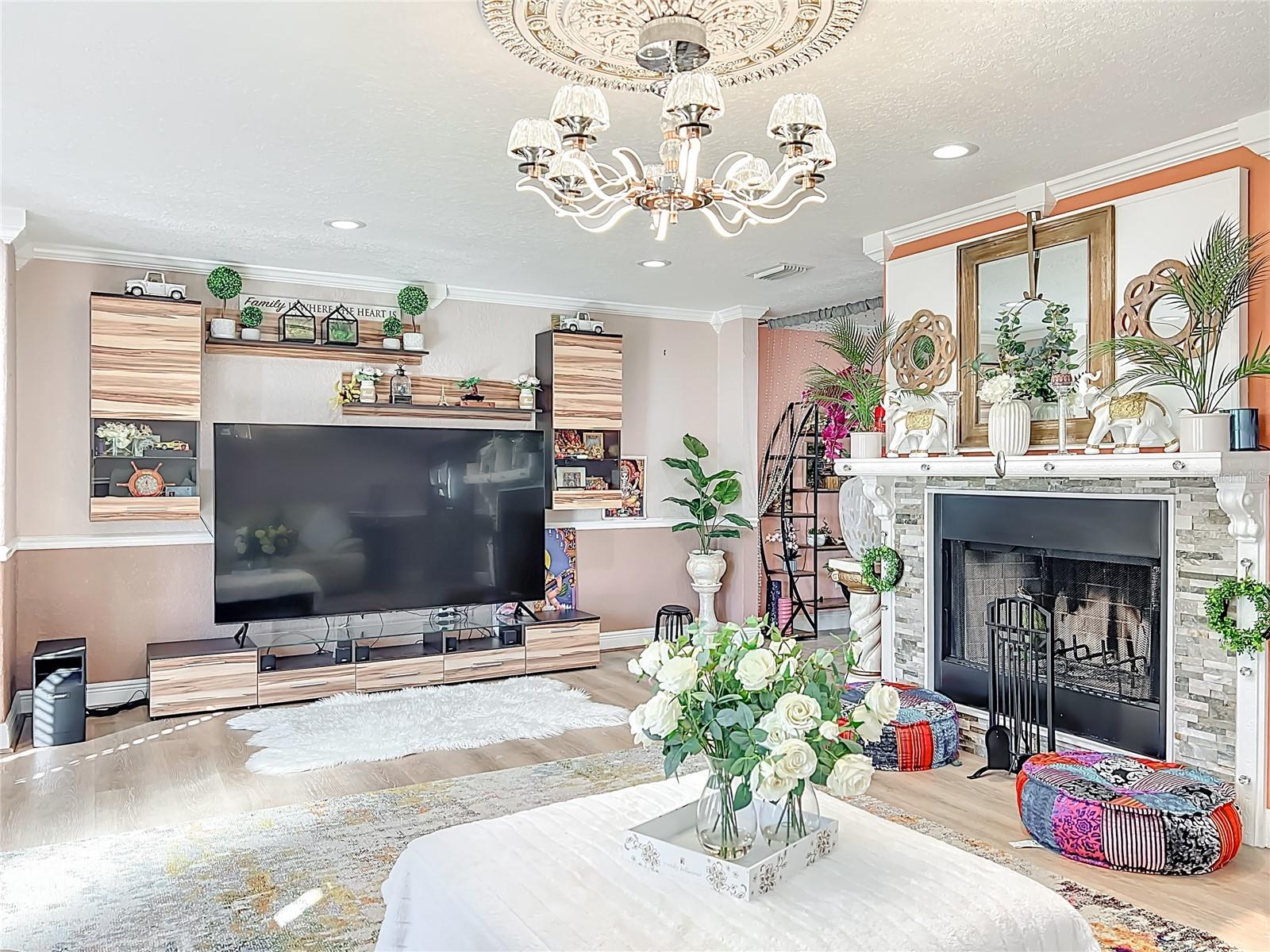 Image 12 of 79 For 1395 Emerald Drive