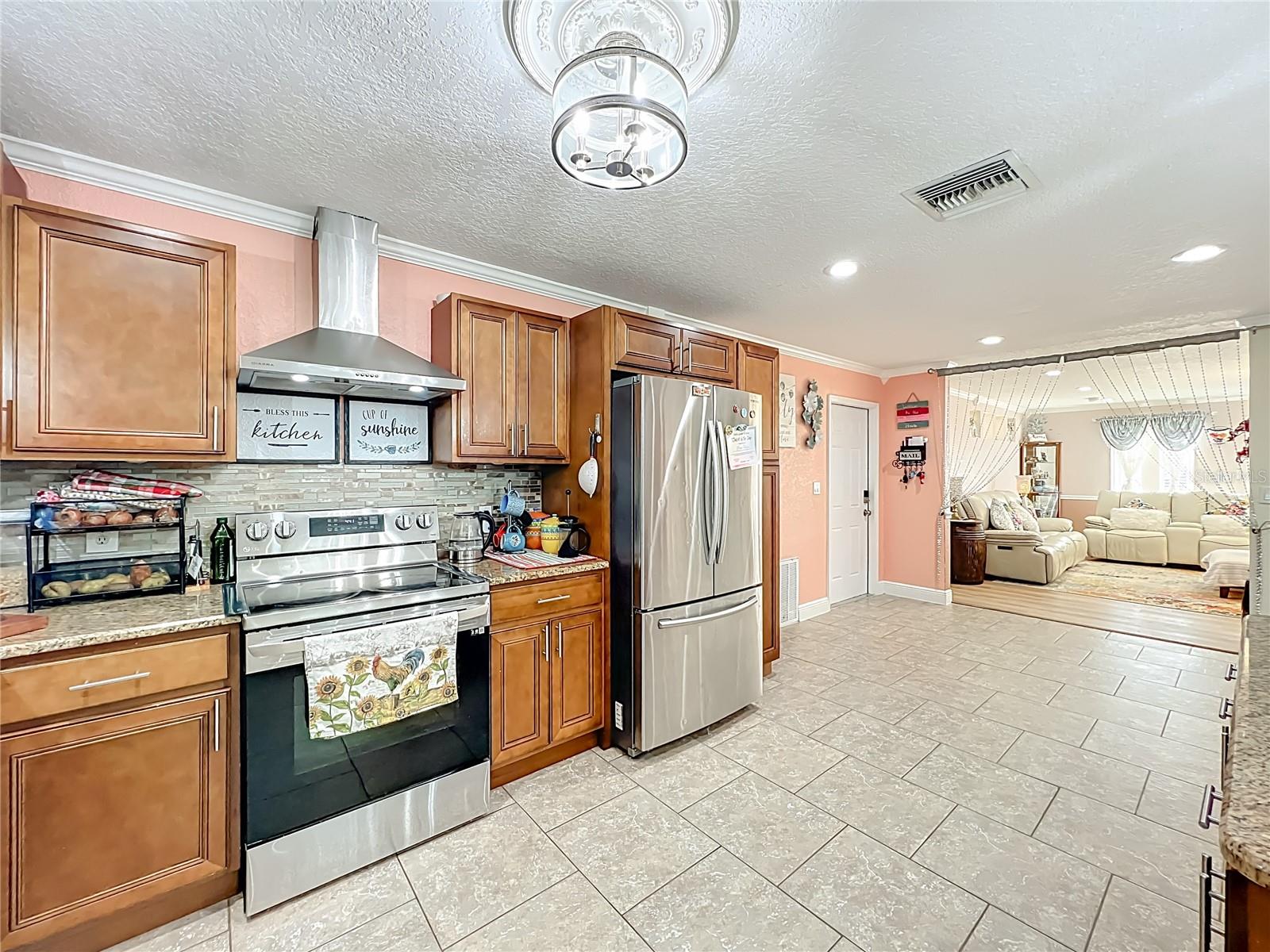 Image 18 of 79 For 1395 Emerald Drive