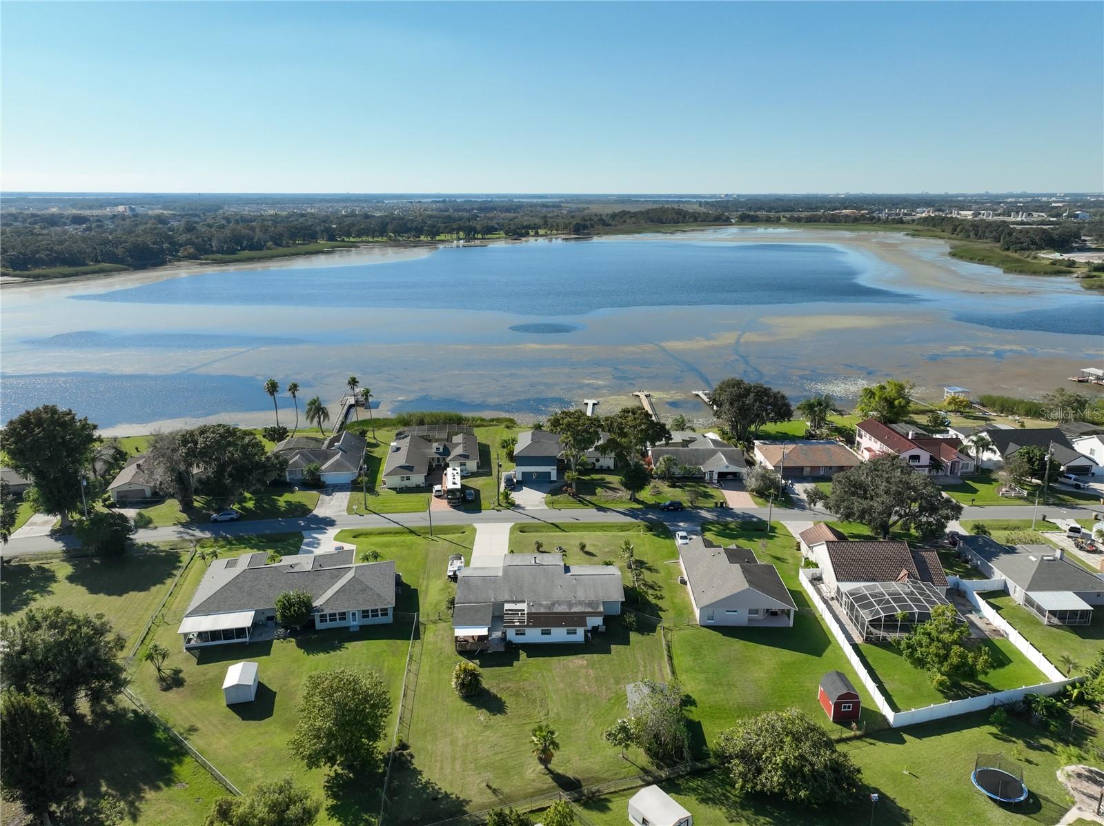 Image 23 of 79 For 1395 Emerald Drive