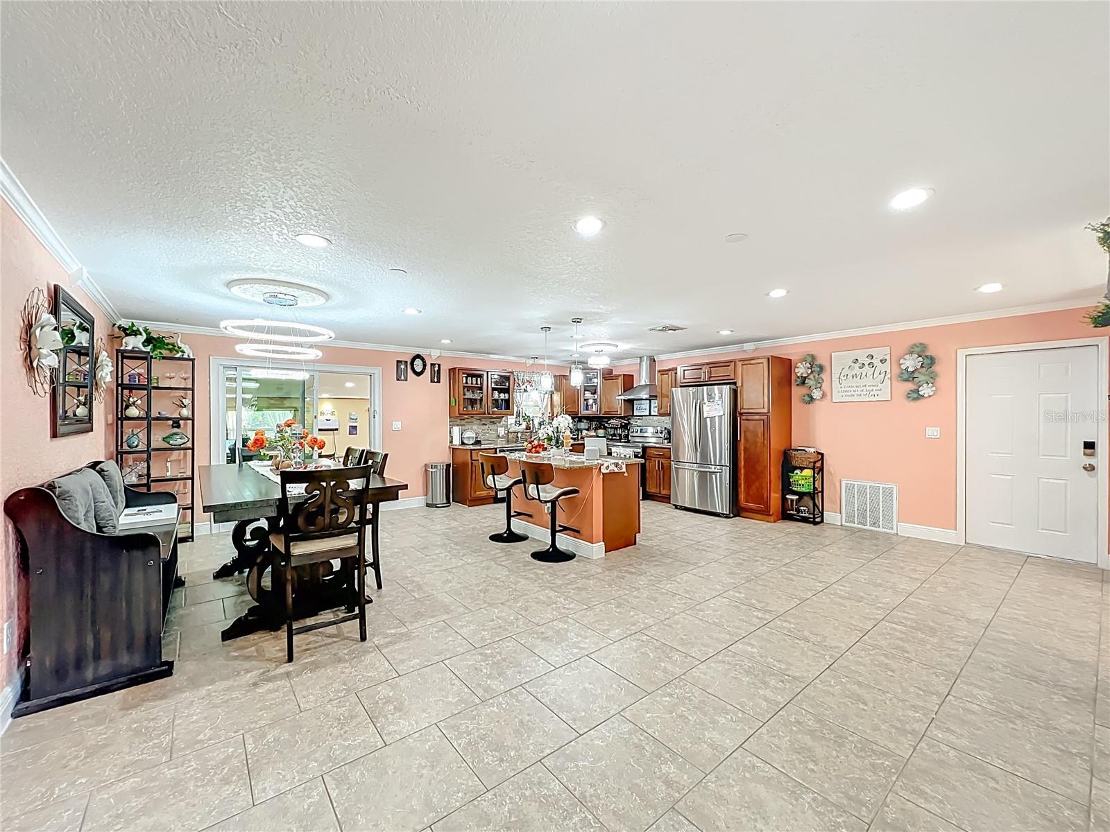 Image 27 of 79 For 1395 Emerald Drive