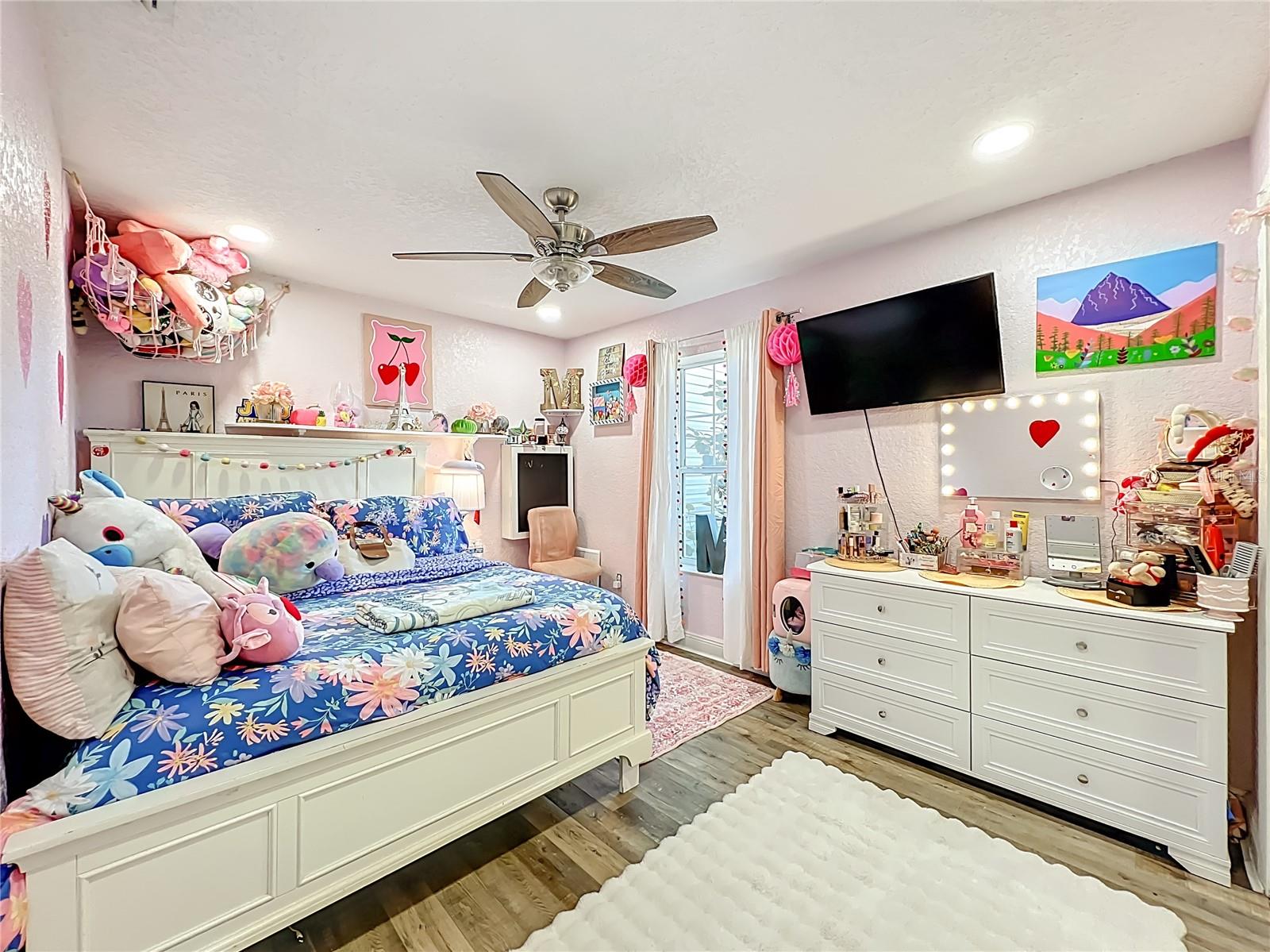 Image 29 of 79 For 1395 Emerald Drive