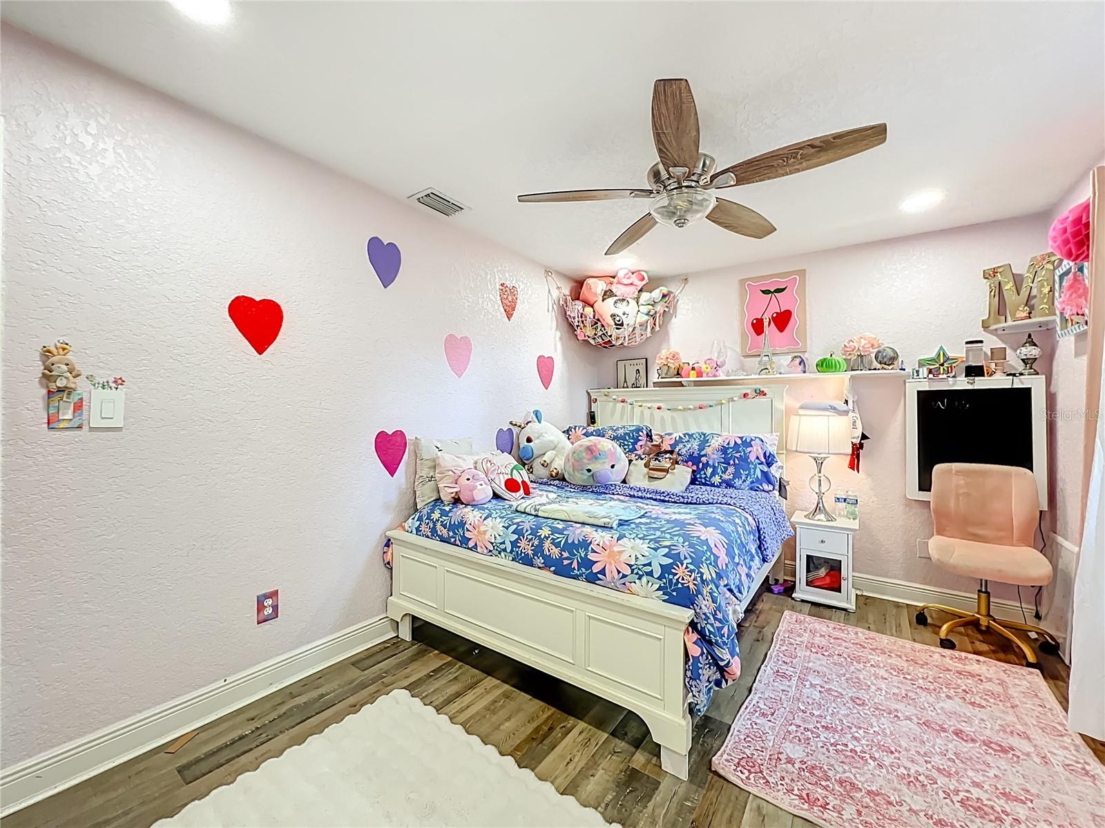 Image 30 of 79 For 1395 Emerald Drive