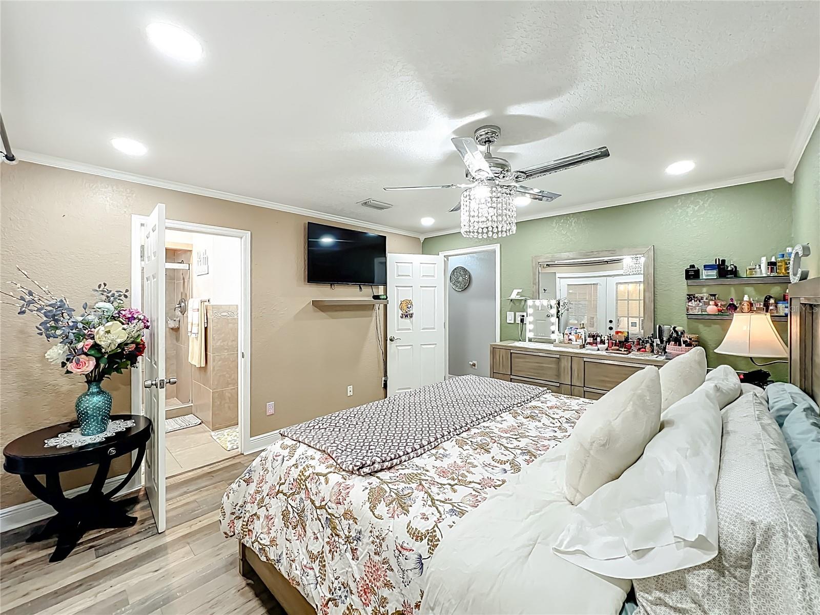 Image 37 of 79 For 1395 Emerald Drive