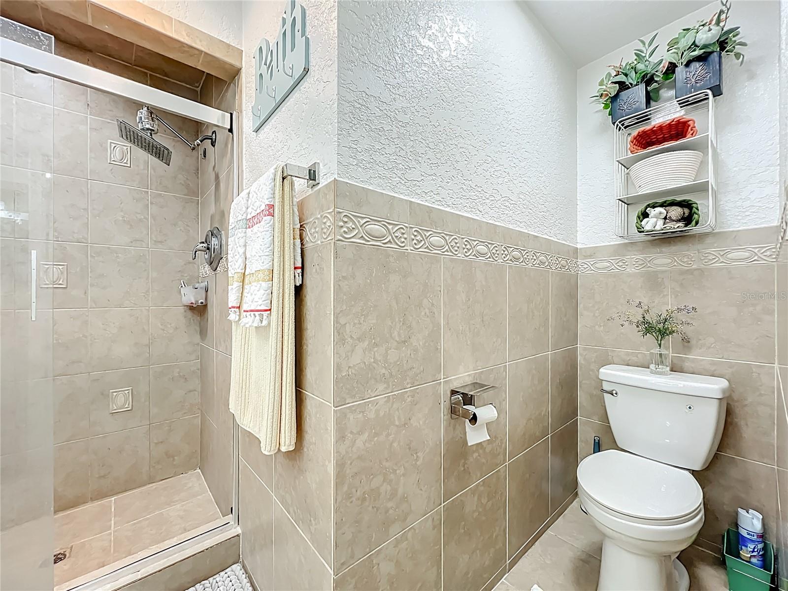 Image 41 of 79 For 1395 Emerald Drive