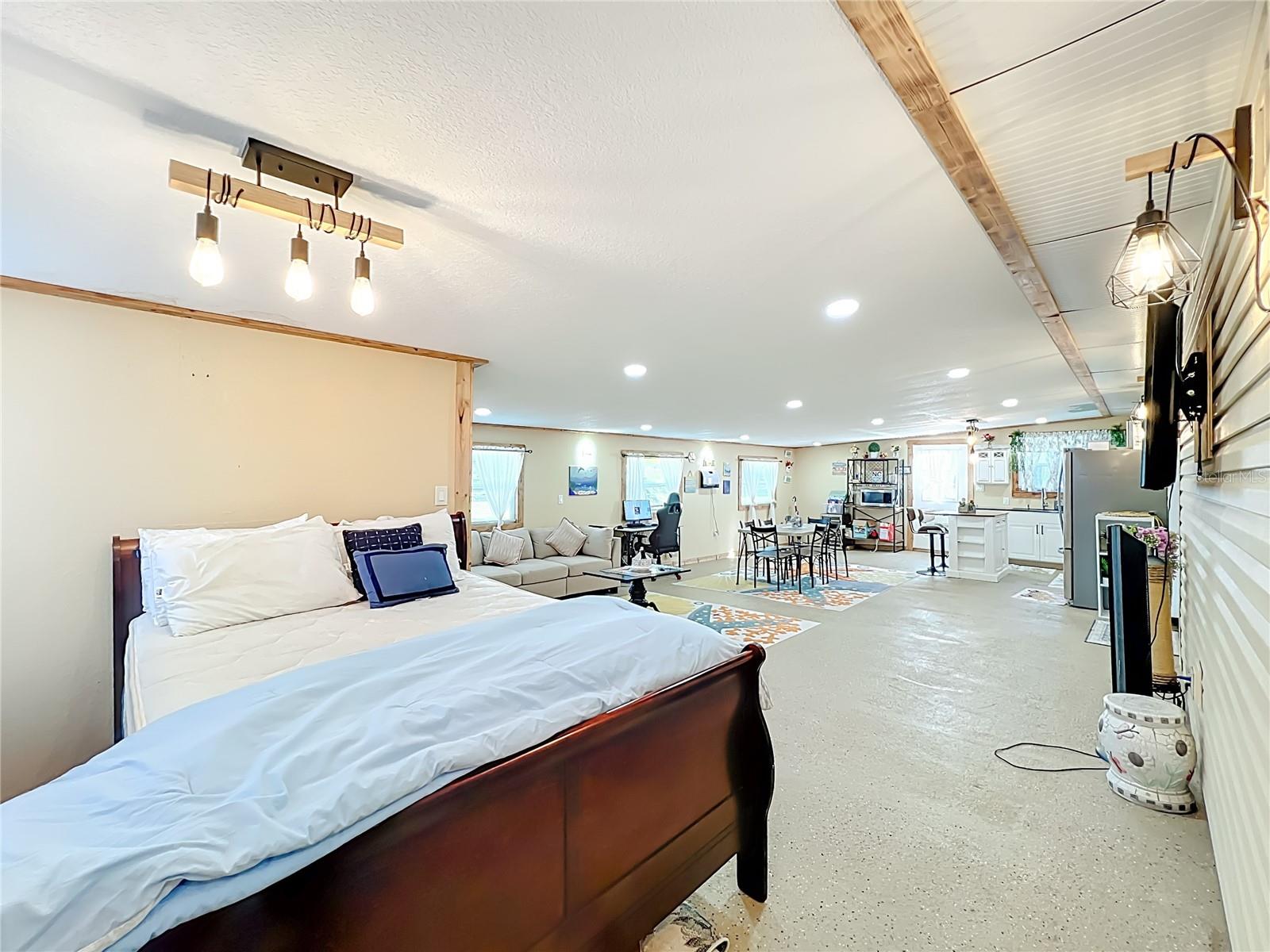 Image 45 of 79 For 1395 Emerald Drive