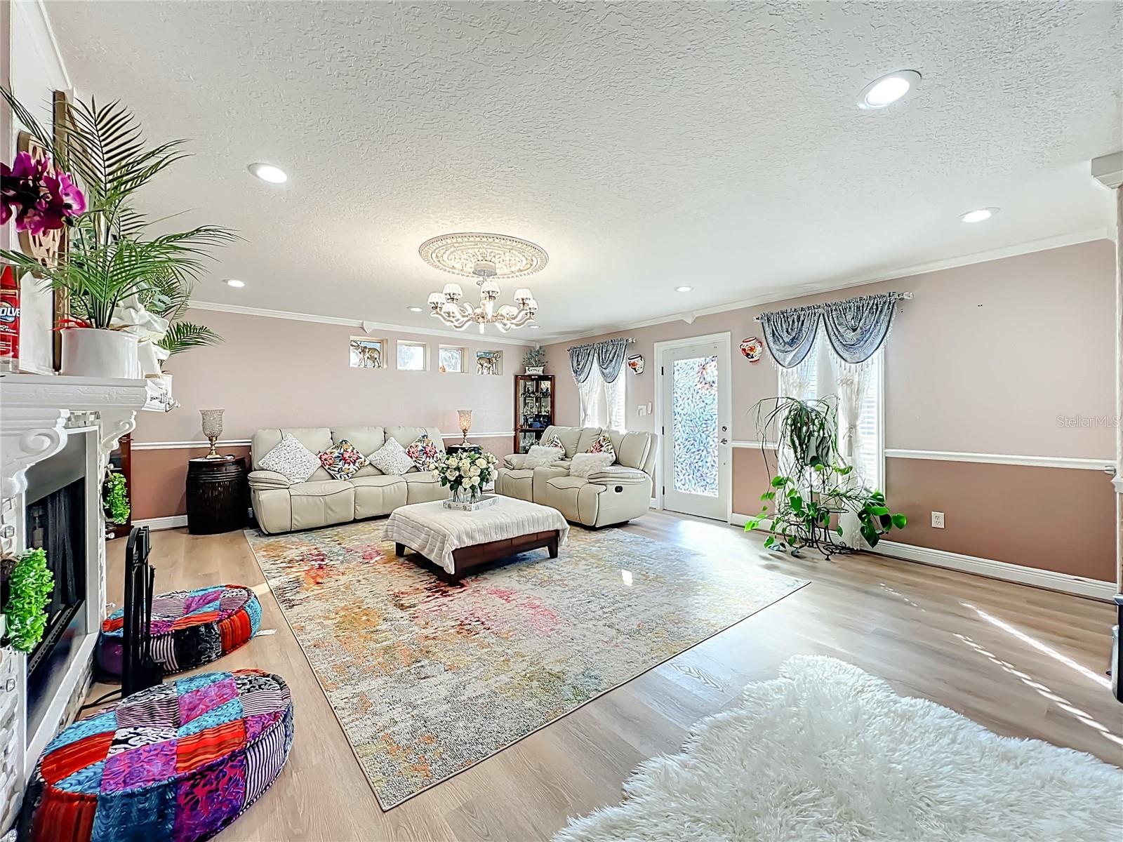 Image 9 of 79 For 1395 Emerald Drive